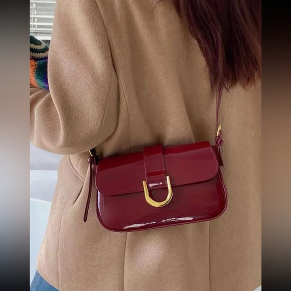 Burgundy / maroon / dark red / wine color adjustable patent gold buckle bag - Picture 5 of 15